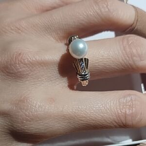 14kt  Gold  Pearl with 8 diamond Ring
